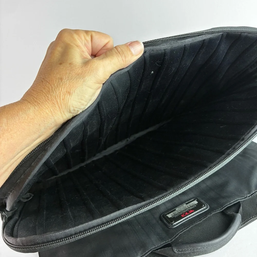 Tumi 26156dh black
